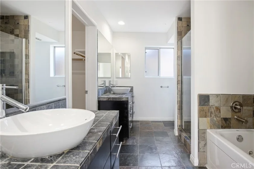 10918 Morrison Street #4 photo 1