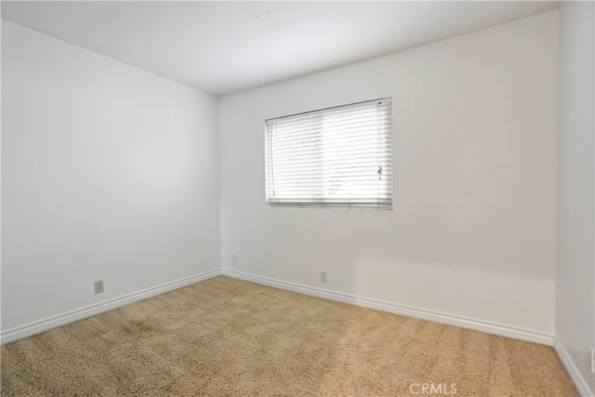 1676 Sumac photo 23