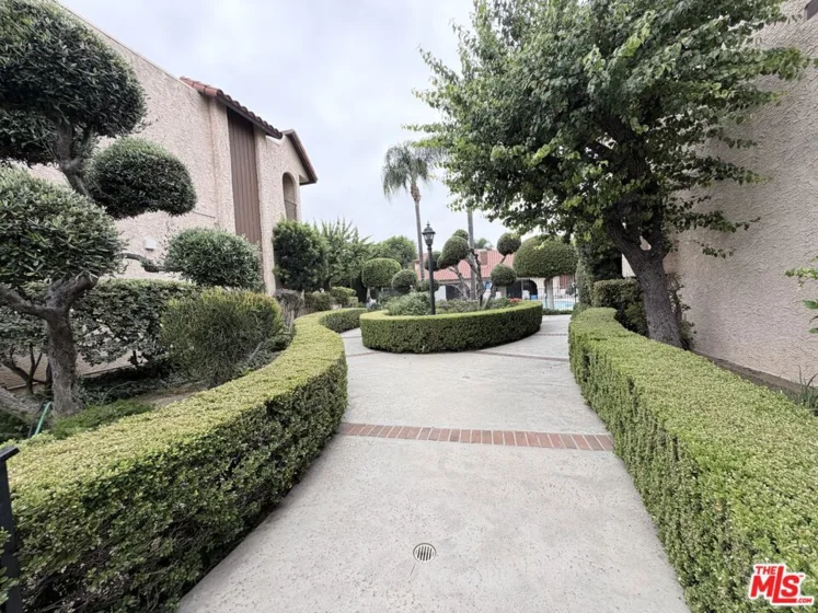 1711 Grismer Avenue #63 photo 5