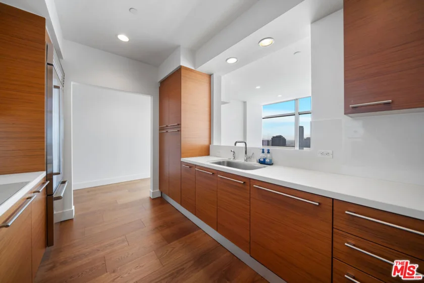 900 W Olympic Boulevard #32I photo 44
