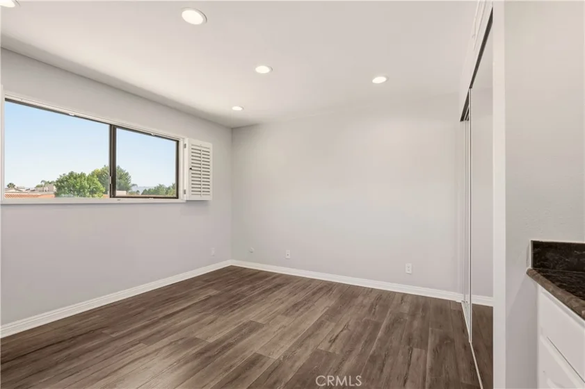 4542 Willis Avenue #302 photo 29