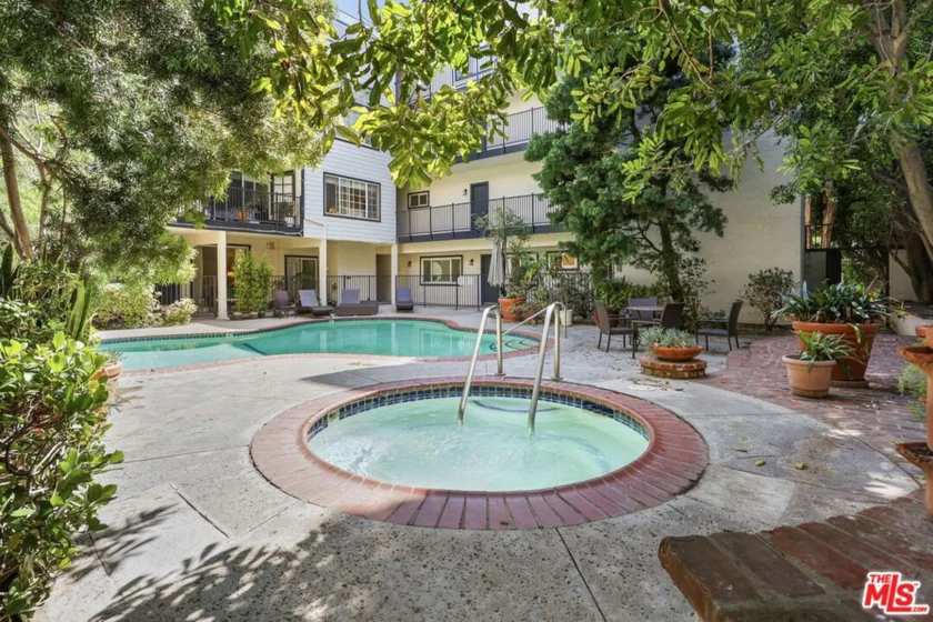 2677 Centinela Avenue #203 photo 32