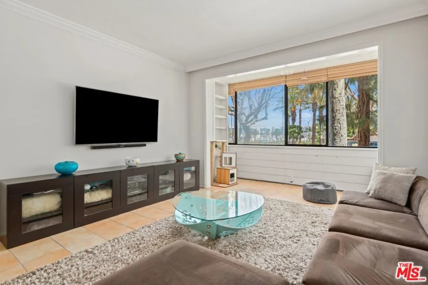 310 Tahiti Way #103 photo 2