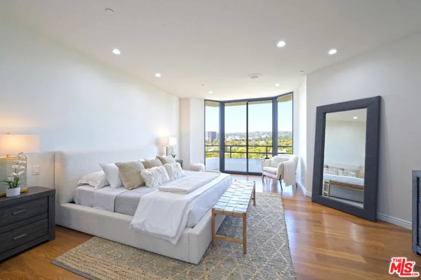 10601 Wilshire Boulevard #1404 photo 31