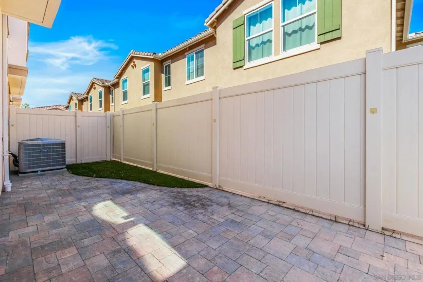 505 Pinedale photo 25