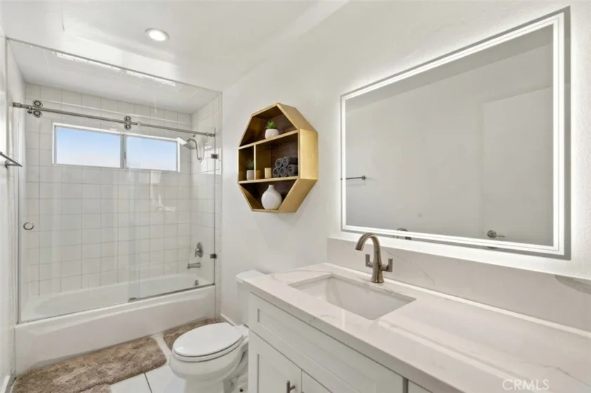 5354 Lindley Avenue #209 photo 28
