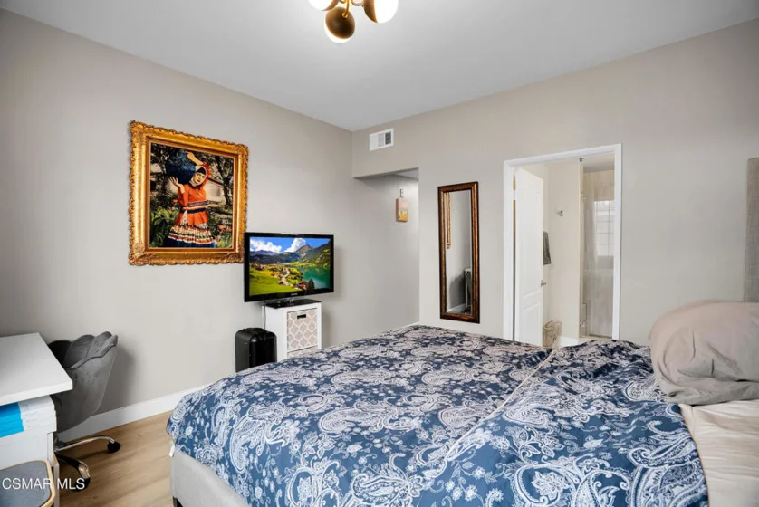 4348 Mammoth Avenue #203 photo 18