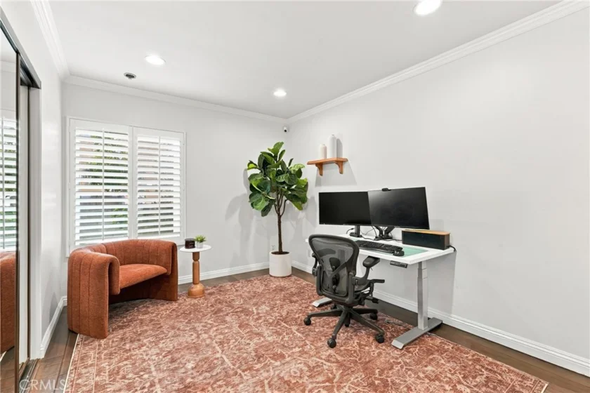 1827 Greenfield Avenue #105 photo 10