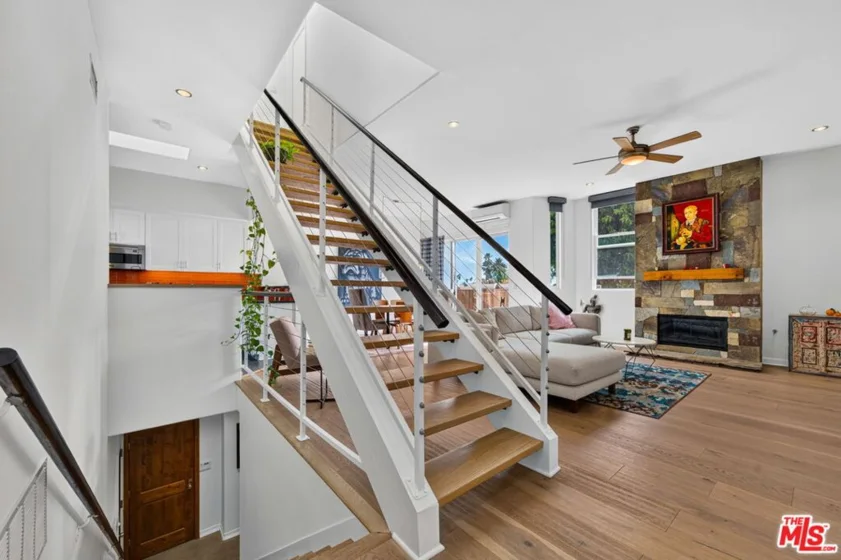 650 Rose Avenue #2 photo 3