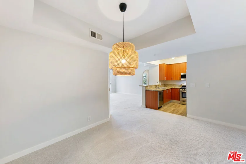620 S Gramercy Place #320 photo 30