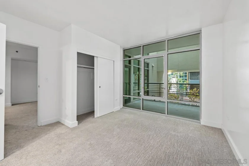 425 W Beech #204 photo 11