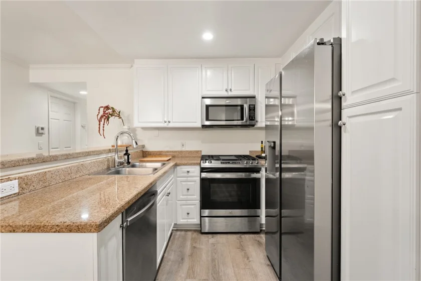 5535 Canoga Avenue #221 photo 5