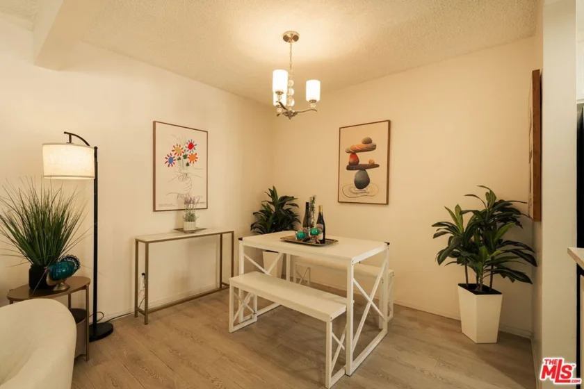 1754 N Kenmore Avenue #202 photo 12