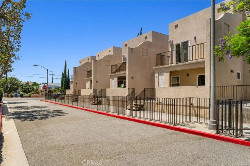 1008 S Marengo Avenue #D photo 3