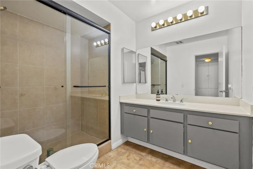 5454 Zelzah Avenue #309 photo 17