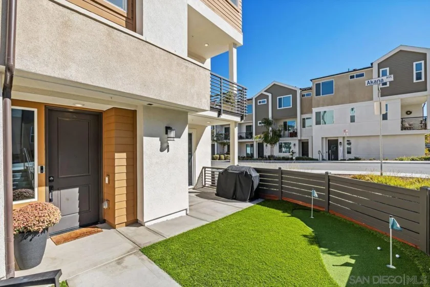 838 Akana Avenue #1 photo 3