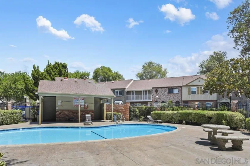 1262 Denver Lane #B photo 31