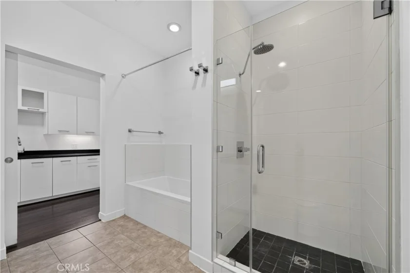 238 S Arroyo Parkway #303 photo 20