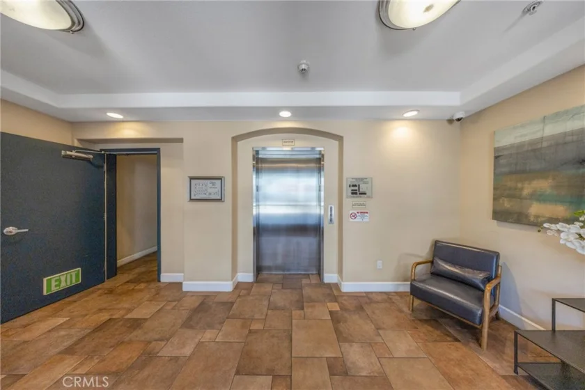 128 N Oak Knoll #111 photo 9