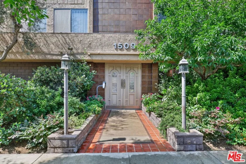 1509 Greenfield Avenue #207 photo 49