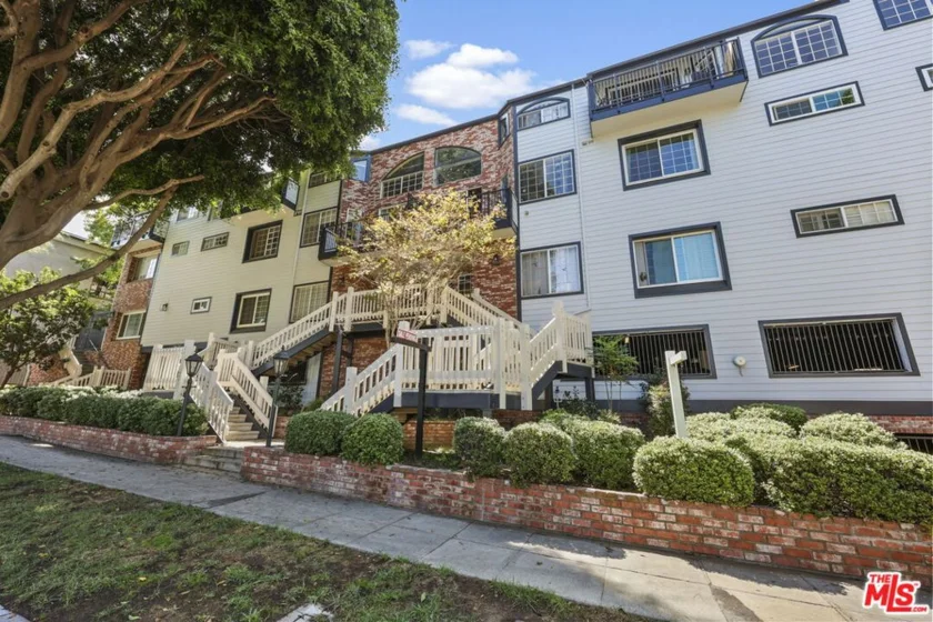 2677 Centinela Avenue #203 photo 25