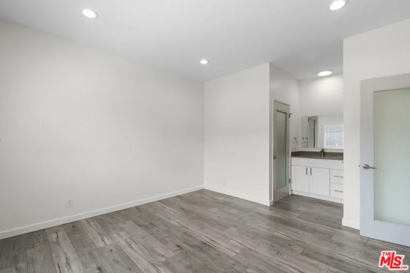 424 S Westmoreland Avenue #306 photo 14