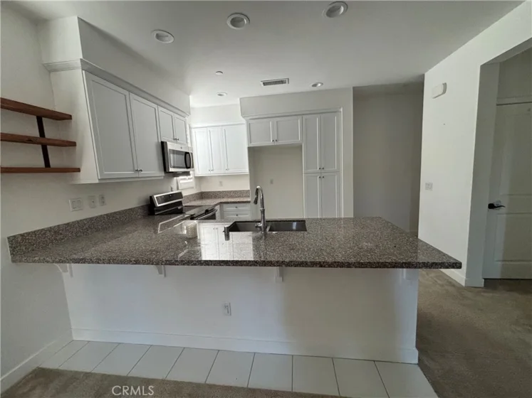 1422 N Harbor photo 5