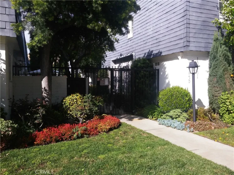 10845 Blix Street #3 photo 1