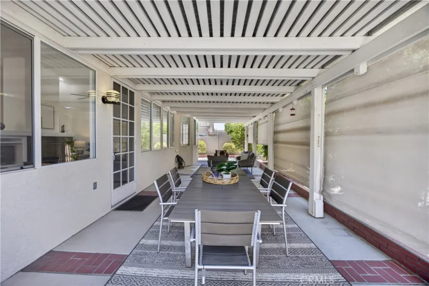 40221 Colony photo 33