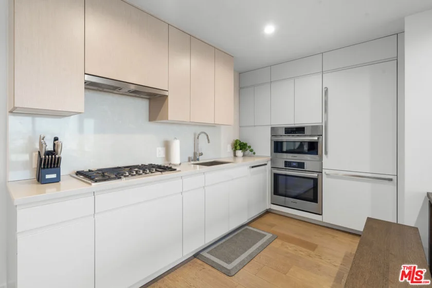 877 Francisco Street #1116 photo 13