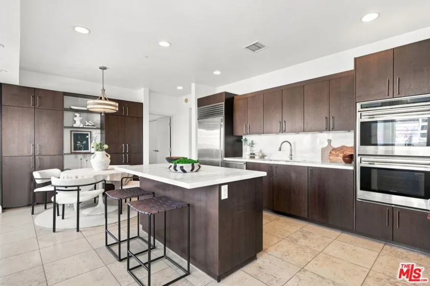 10800 Wilshire Boulevard #403 photo 19