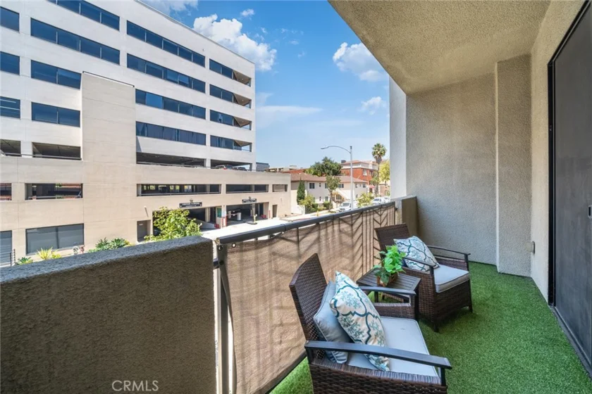 230 S Jackson #206 photo 13