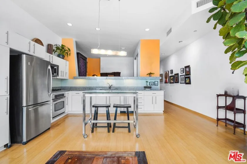 1100 Wilshire Boulevard #2610 photo 4