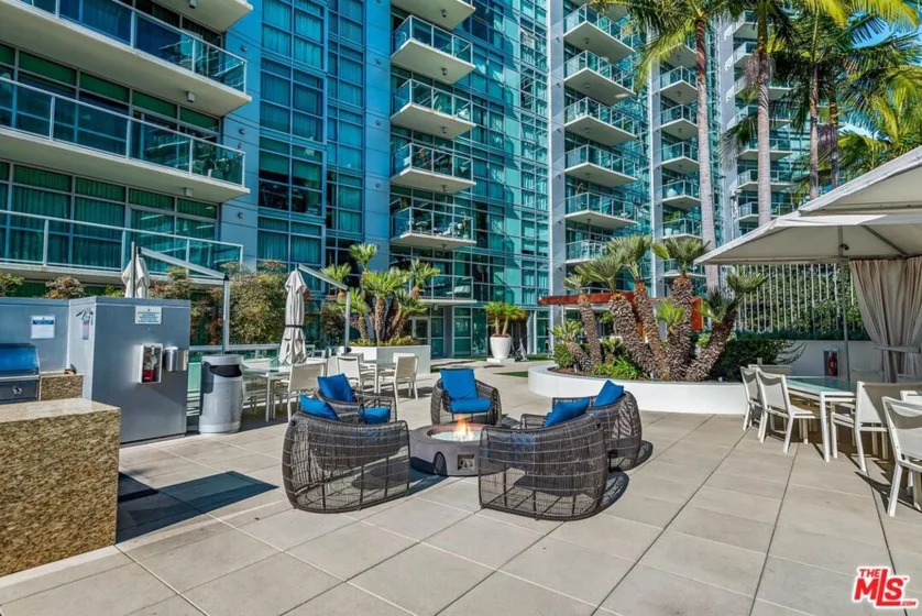 13700 Marina Pointe Drive #1620 photo 64