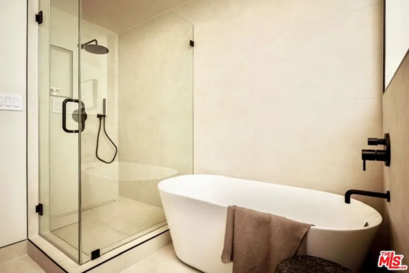10551 Wilshire Boulevard #403 photo 8