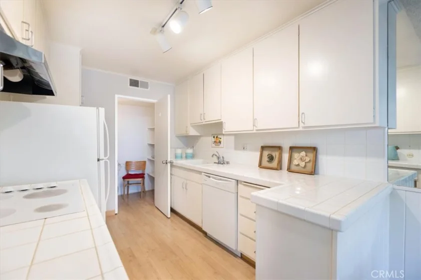 420 S Madison #109 Avenue photo 11