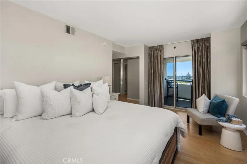 525 E Seaside #403 photo 25