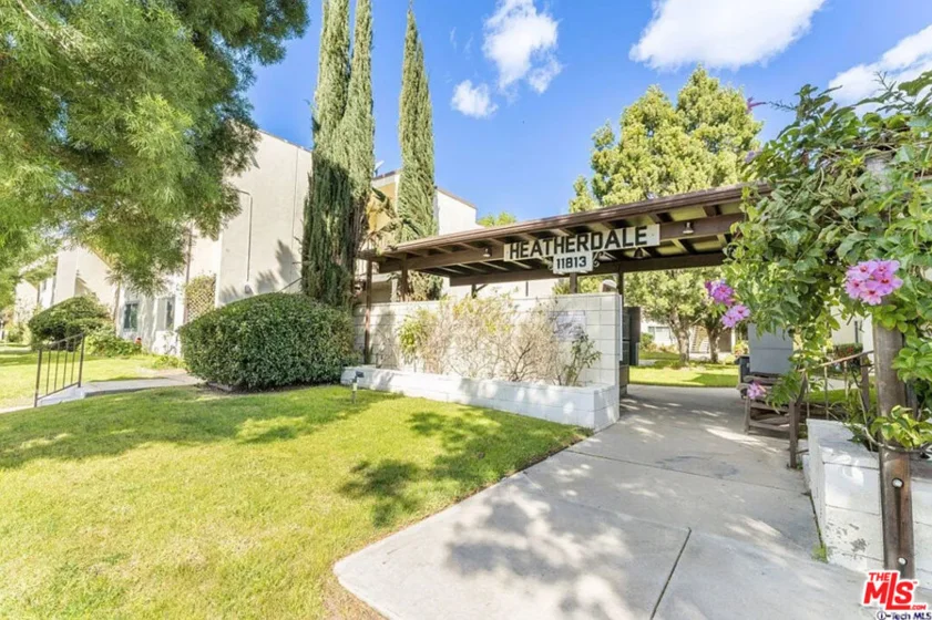 11813 Runnymede Street #60 photo 1