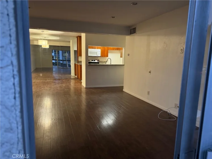 5460 White Oak photo 8