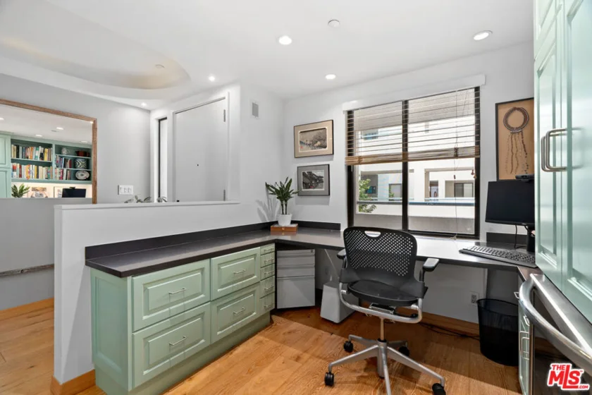 140 Ocean Park Boulevard #425 photo 3