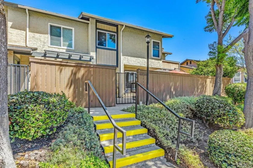 10220 Kerrigan Street photo 1