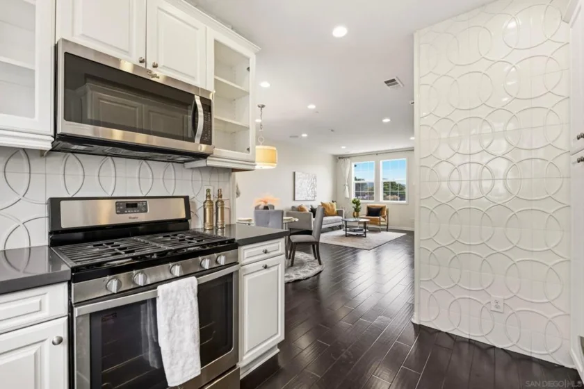 16467 Veridian Circle photo 3