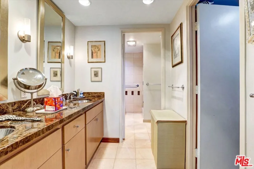 10445 Wilshire Boulevard #504 photo 24