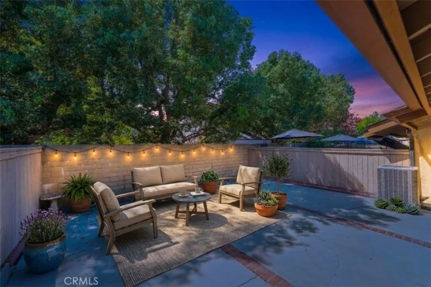 970 S Laurelwood photo 26