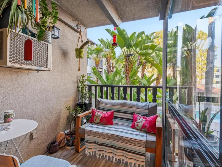 6924 Hyde Park #220 photo 4