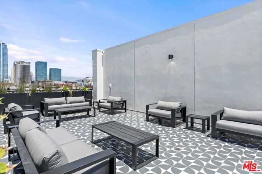 904 S New Hampshire Avenue #309 photo 3