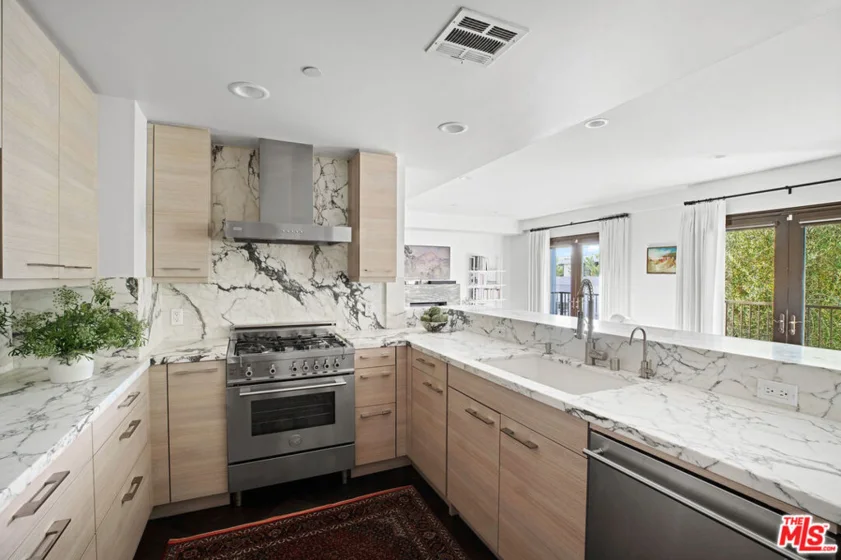 718 N Croft Avenue #201 photo 28