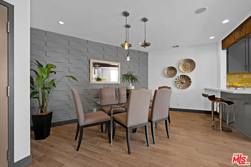 723 Westmount Drive #305 photo 6