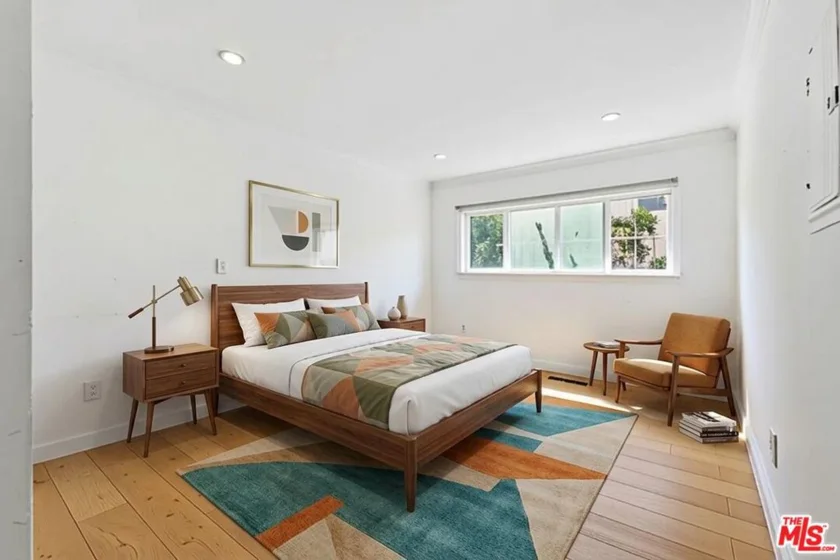 625 N Flores Street #104 photo 17