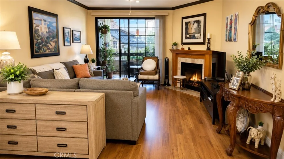 5534 Encino #204 photo 1